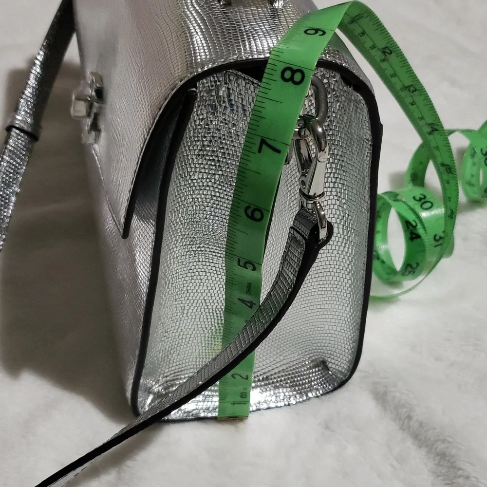 Lauren Ralph LaurenSilver Satchel with Structured Shape and Flap Closure.‎ (B1)